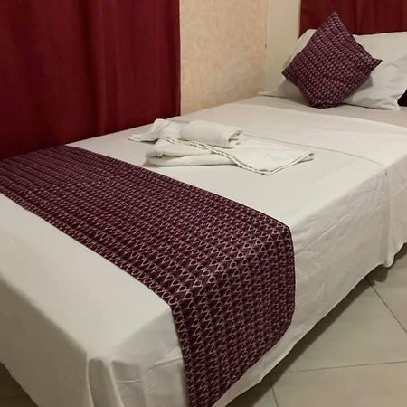 Vlv International Guest House โคโลลิ ภายนอก รูปภาพ