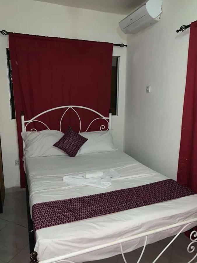 Vlv International Guest House โคโลลิ ภายนอก รูปภาพ